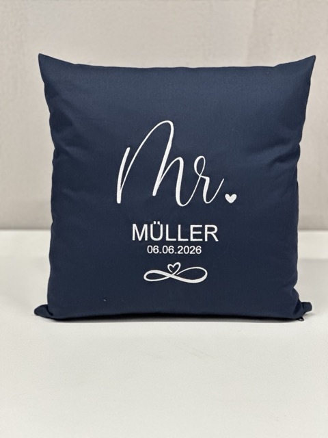 Kissen zur Hochzeit bestickt Mr. + Mrs.